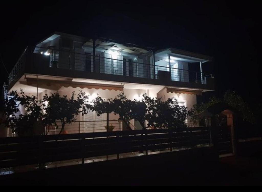 Paschali Apartment With 1 Bedroom In Ammoudia Parga Exterior photo